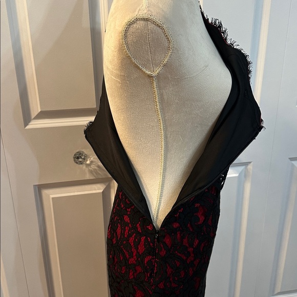 Tadashi Shoji Black and Red Lace One-Shoulder Gown - Picture 6 of 15